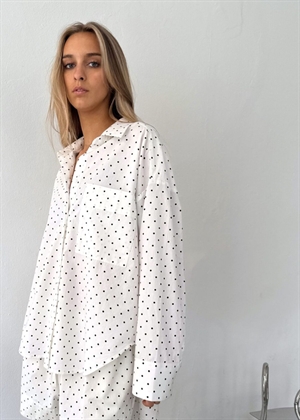 Fie dot skjorte White Small Black Dot Boii Studios 